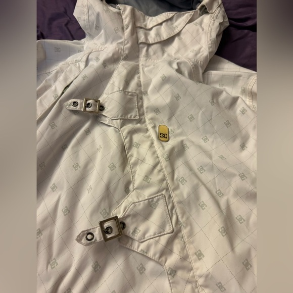 DC white pullover snowboarding jacket half zip size medium lots of pockets - Picture 3 of 7
